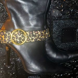 Coliin Stuart Black Leather Pointed Toe Boots 👢